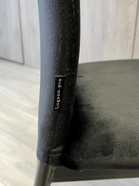 Krzesła tapicerowane Zestaw 4 VALVA DUO BLACK VELVET