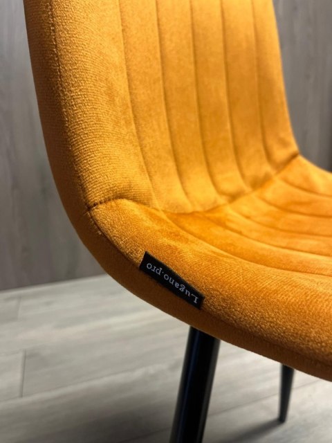 Krzesło tapicerowane AURORA VELVET HONEY