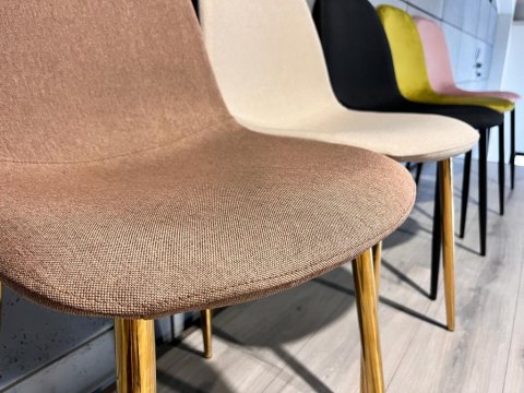 Krzesło tapicerowane GIULIA LATTE FABRIC GOLD