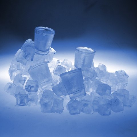 Nietopniejące kieliszki lodowe do wódki zestaw