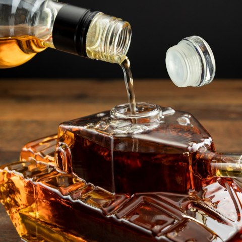 Czołg karafka na alkohol nalewkę prezent na 18